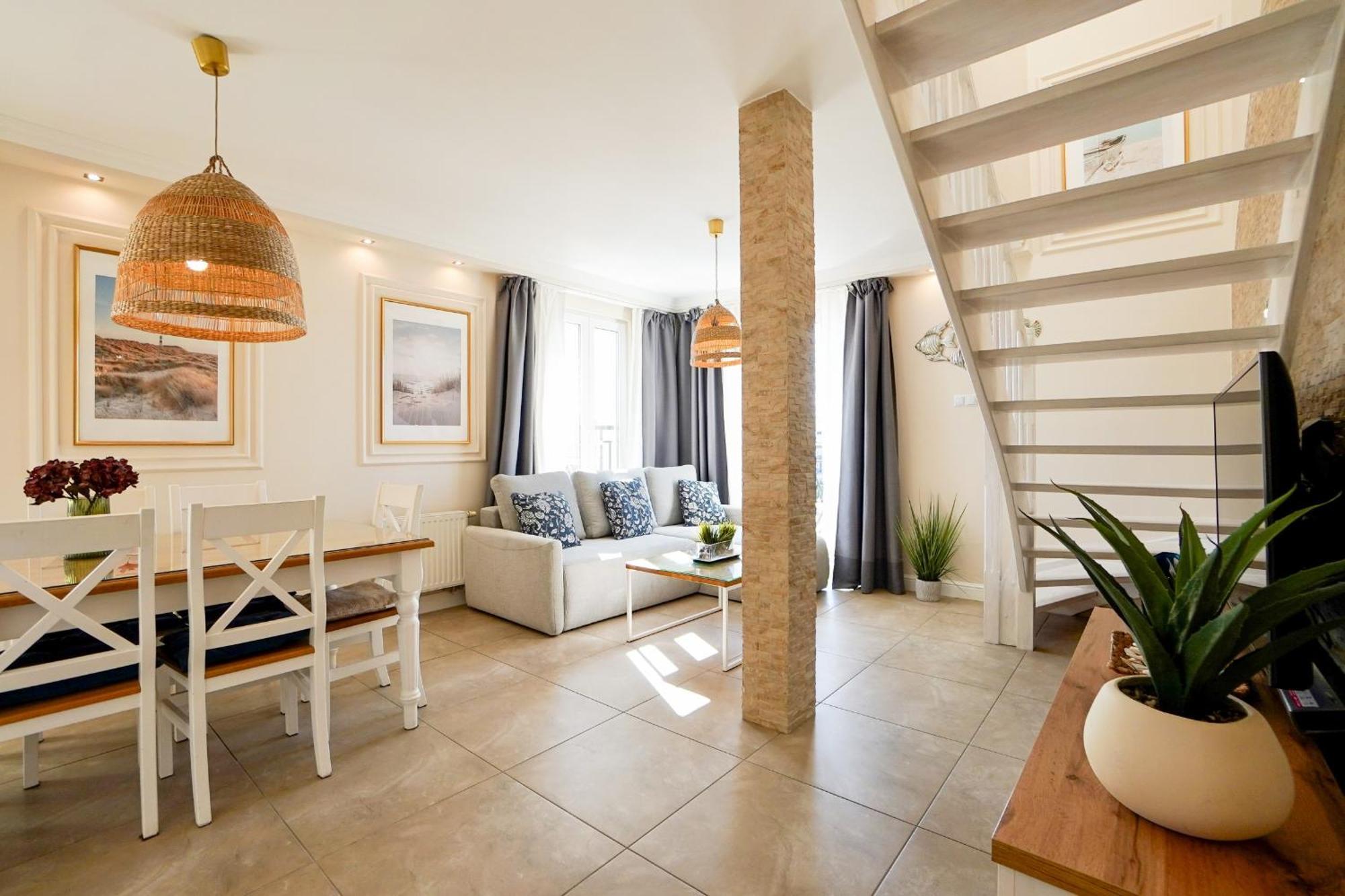 Mercedes By Baltic Apartment