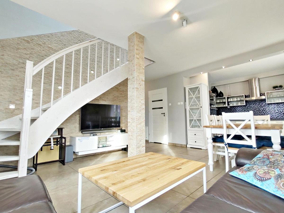 Mercedes By Baltic Apartment *